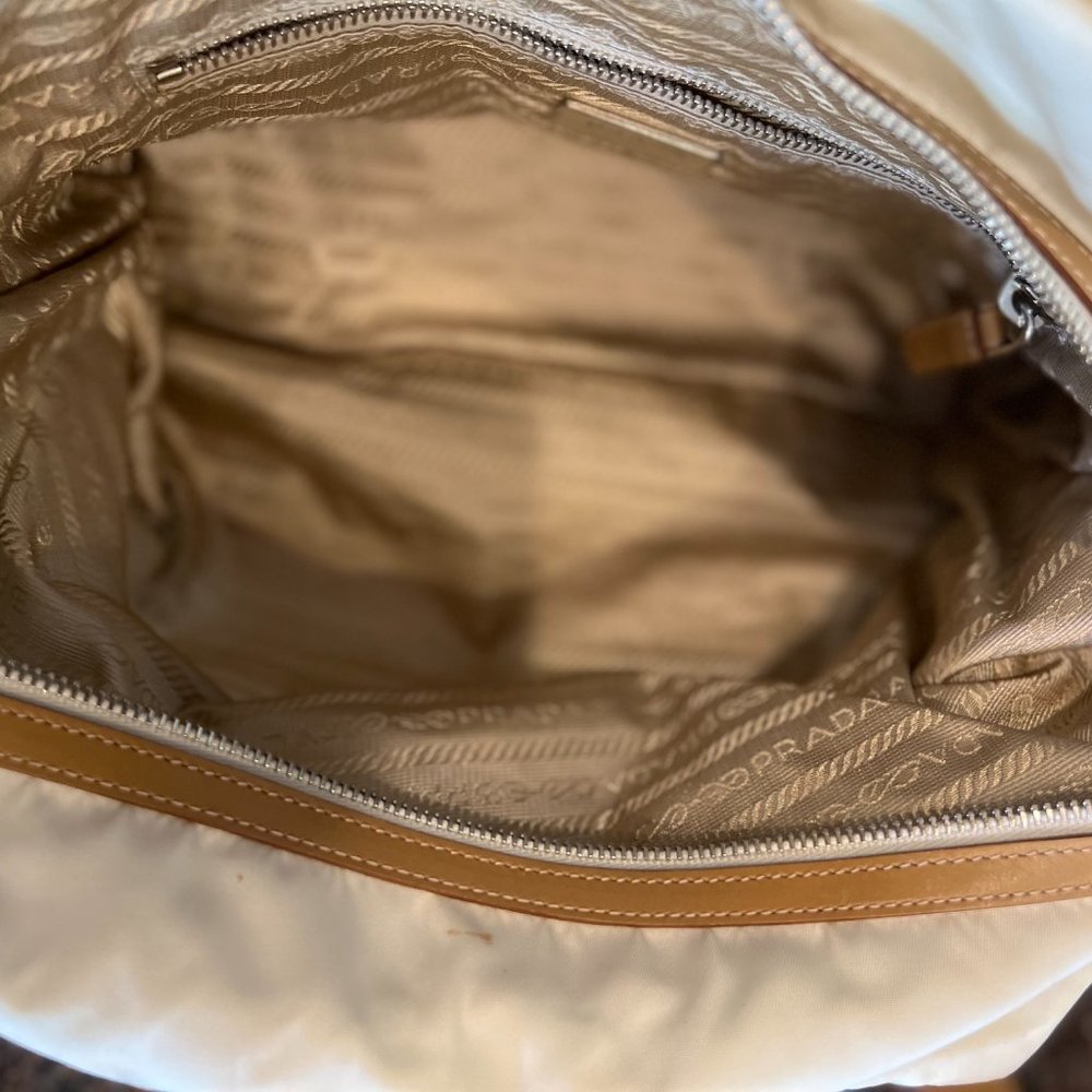 Authentic White Prada Shoulder Bag - Early 2000s - Picture 14 of 15